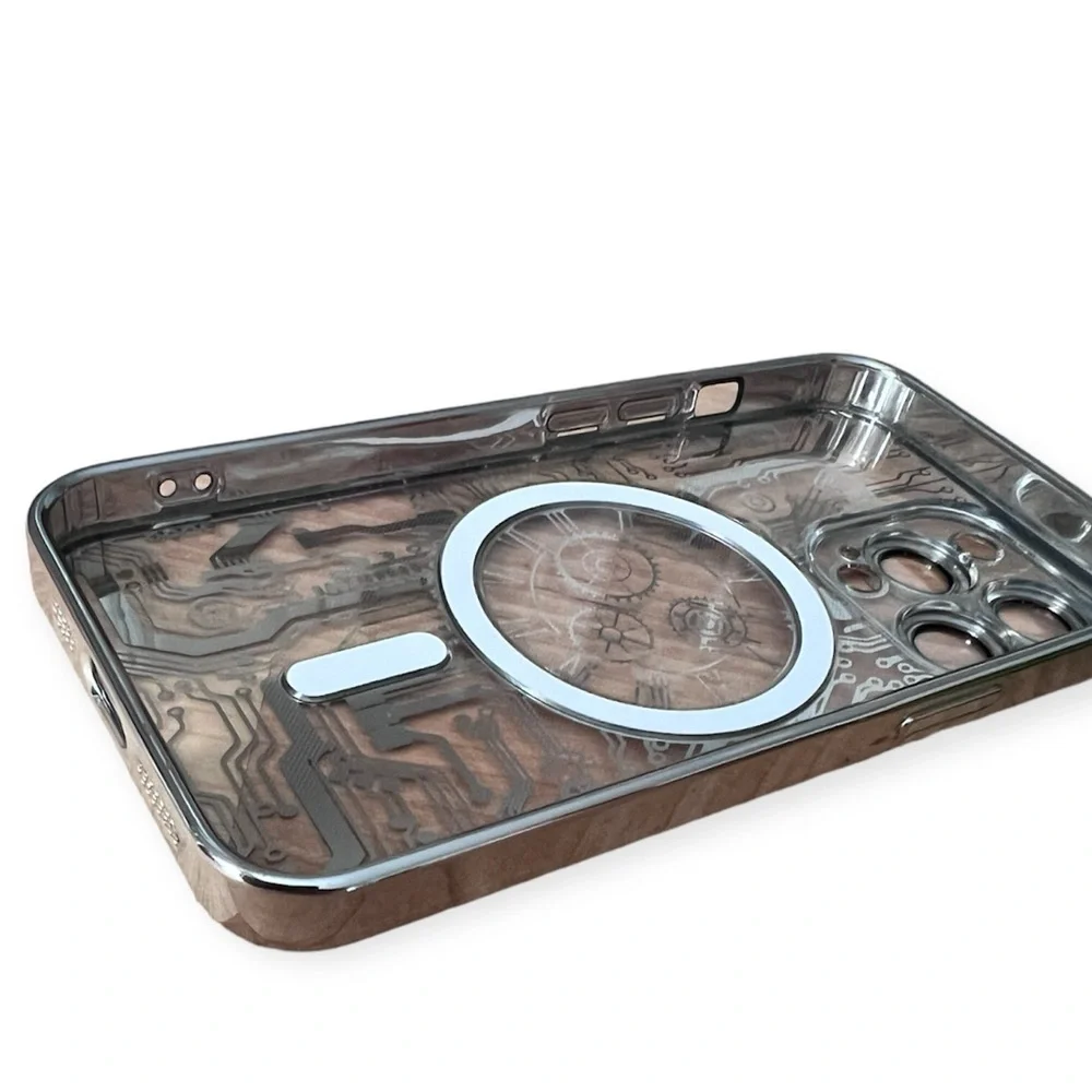 Set of iPhone 13 Pro cases.